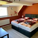Gaestehaus Mona Lisa לינה וארוחת בוקר 3*