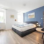 לינה וארוחת בוקר Gaestehaus Mona Lisa 3*