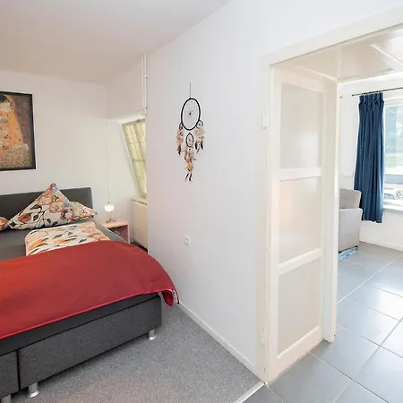 Gaestehaus Mona Lisa Bed & Breakfast 3*